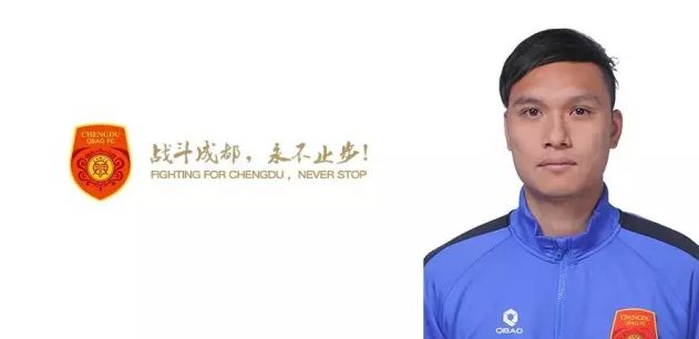 ;喜笑男孩儿包贝尔在电影中要完成办假婚礼收回三十万份子钱的任务，他紧盯红包，表情强自镇定；性感女神克拉拉在电影中饰演一个风情万种、可塑性强的女演员，在不知情的情况下帮包贝尔完成了假婚礼，举着亲亲表情红包的她眼神中透露出一丝若有似无的疑虑；在最新曝光的定档预告中，师徒;笑果升级，金春花饰演的黎春夏因遭遇车祸而昏迷十五年，苏醒后发现自己体重也飙升至200斤，但为追寻心中热血舞蹈梦，在灵魂舞者皮鲍十的帮助下，开启了一段;华丽丽的魔鬼特训